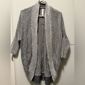 Aeropostale Geometric Gray and White Cardigan